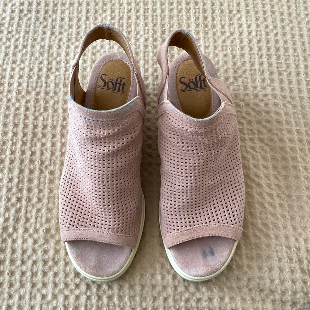 Women’s Söfft Open Toe Wedge Shoe; Size 8